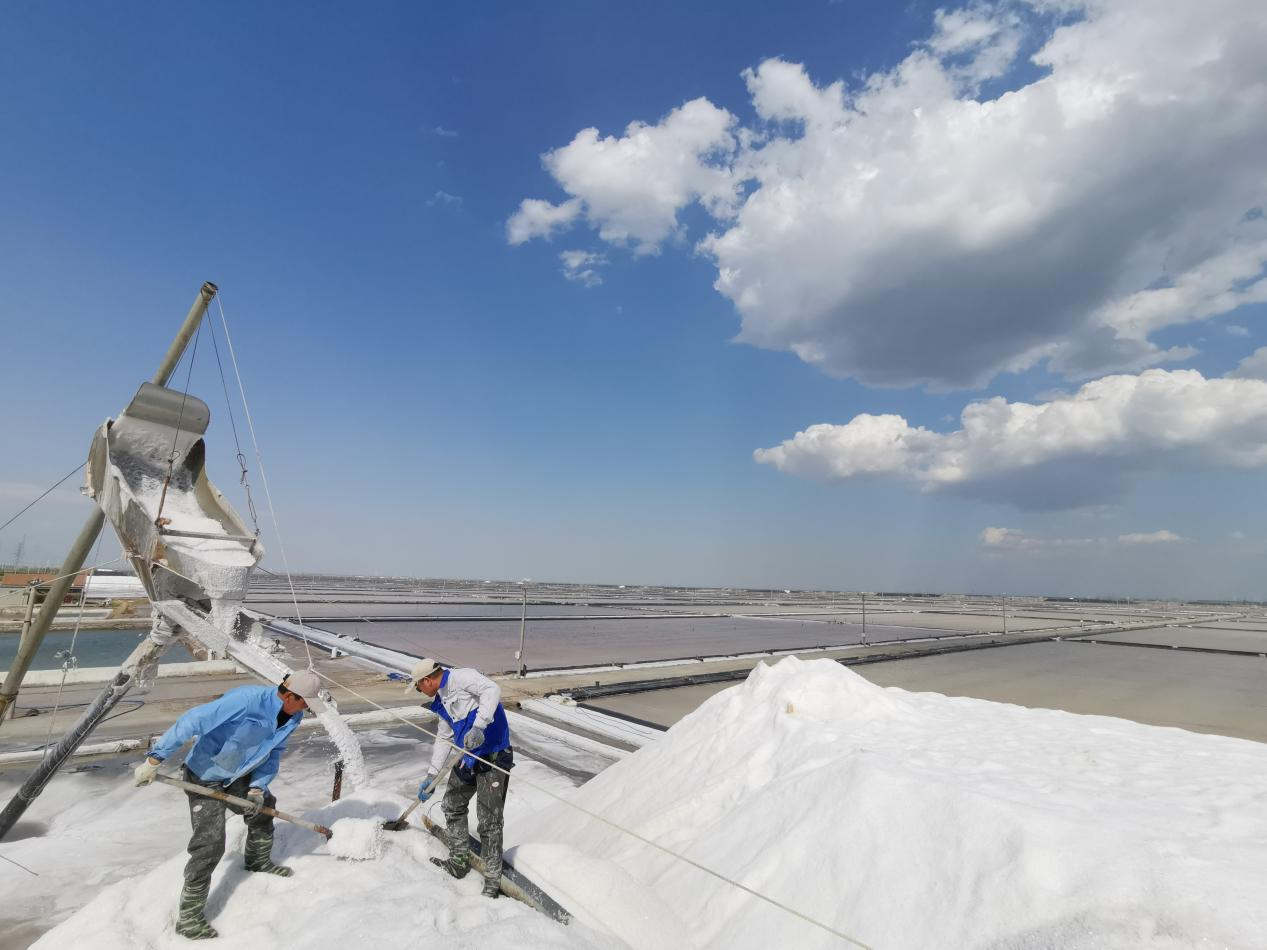 扛起穩(wěn)生產(chǎn)保供應(yīng)國企擔(dān)當(dāng) 創(chuàng)造超序時(shí)超同期歷史業(yè)績——蘇鹽集團(tuán)以歷史性躍升實(shí)現(xiàn)高質(zhì)量“開門紅” 扛起穩(wěn)生產(chǎn)保供應(yīng)國企擔(dān)當(dāng) 創(chuàng)造超序時(shí)超同期歷史業(yè)績——蘇鹽集團(tuán)以歷史性躍升實(shí)現(xiàn)高質(zhì)量“開門紅”