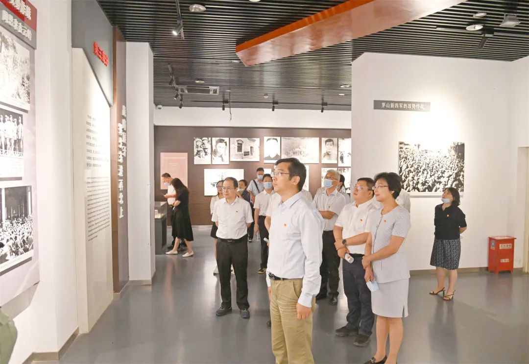 蘇鹽集團(tuán)開展“學(xué)習(xí)鐵軍精神 汲取奮進(jìn)力量”主題黨日活動(dòng)