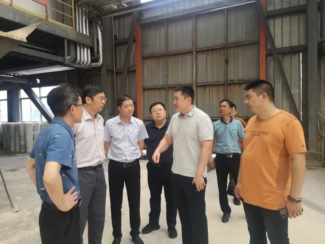 蘇鹽集團(tuán)黨委書記、董事長章朝陽赴揚(yáng)州鎮(zhèn)江鹽業(yè)公司調(diào)研